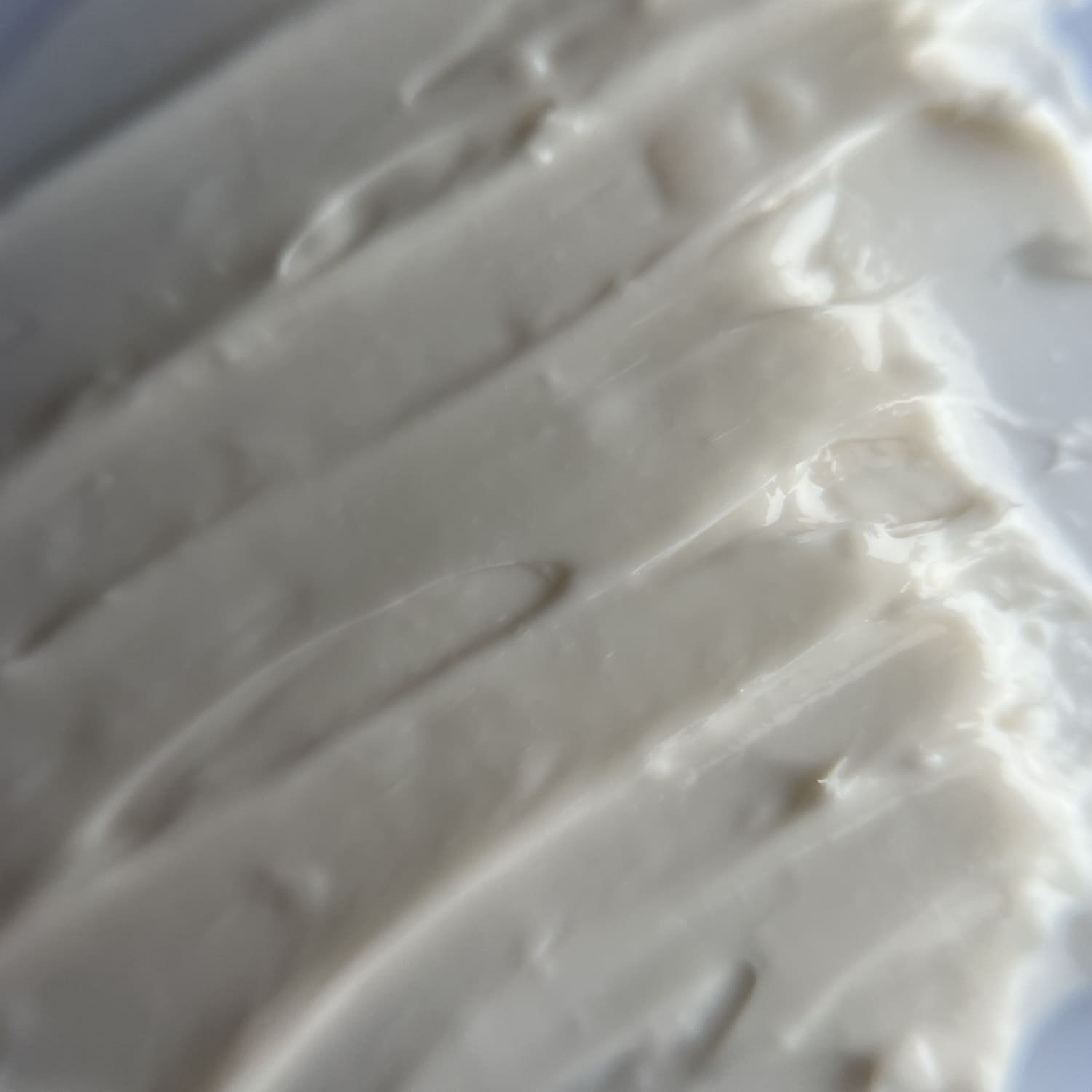 Регенеруючий анти-ейдж крем з ліфтинговим ефектом