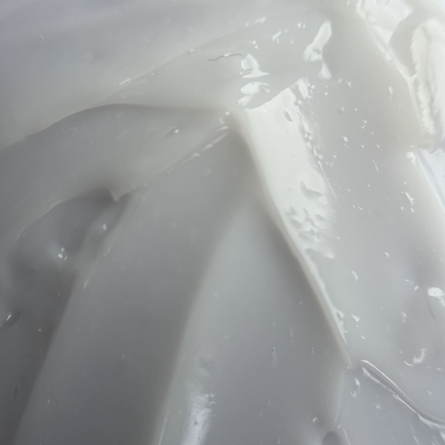 Ревіталізуючий крем для області навколо очей